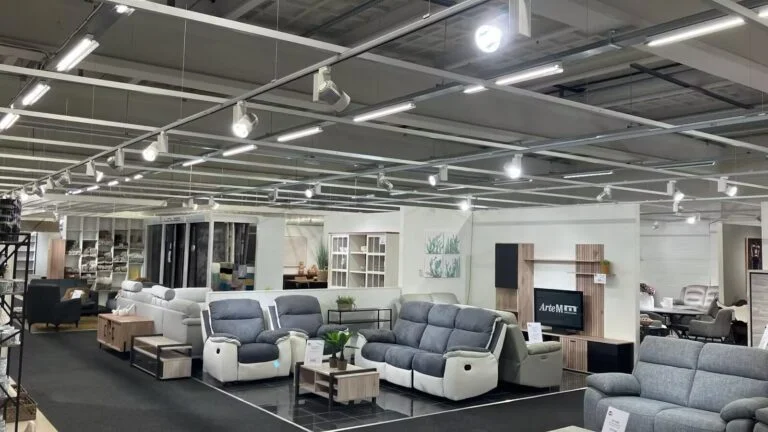 3-фазные трековые LED-светильники для проекта в Бельгии 768x432